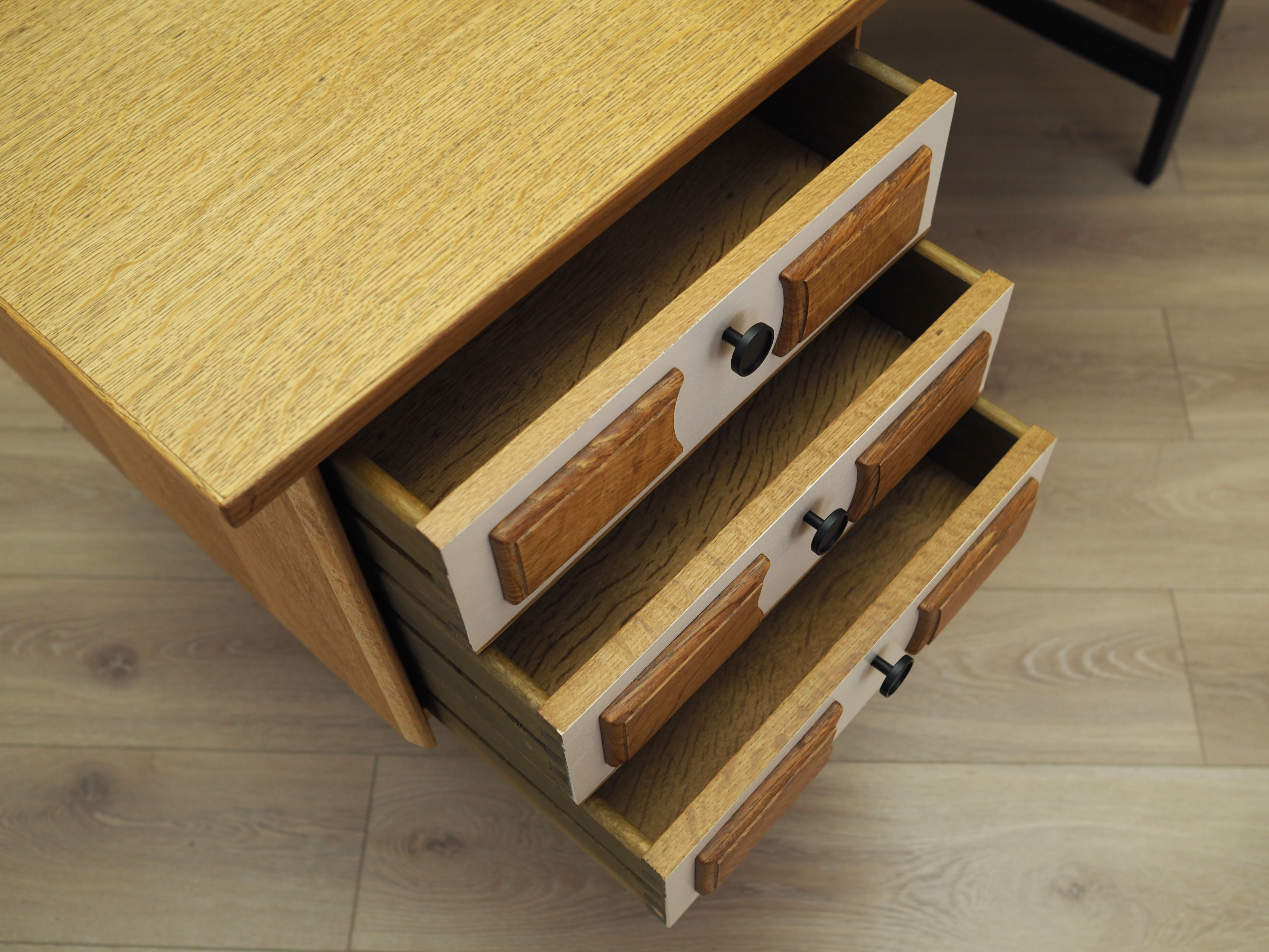 Oak desk, Danish design, 1960s, designer: Henning Kjaernulf
