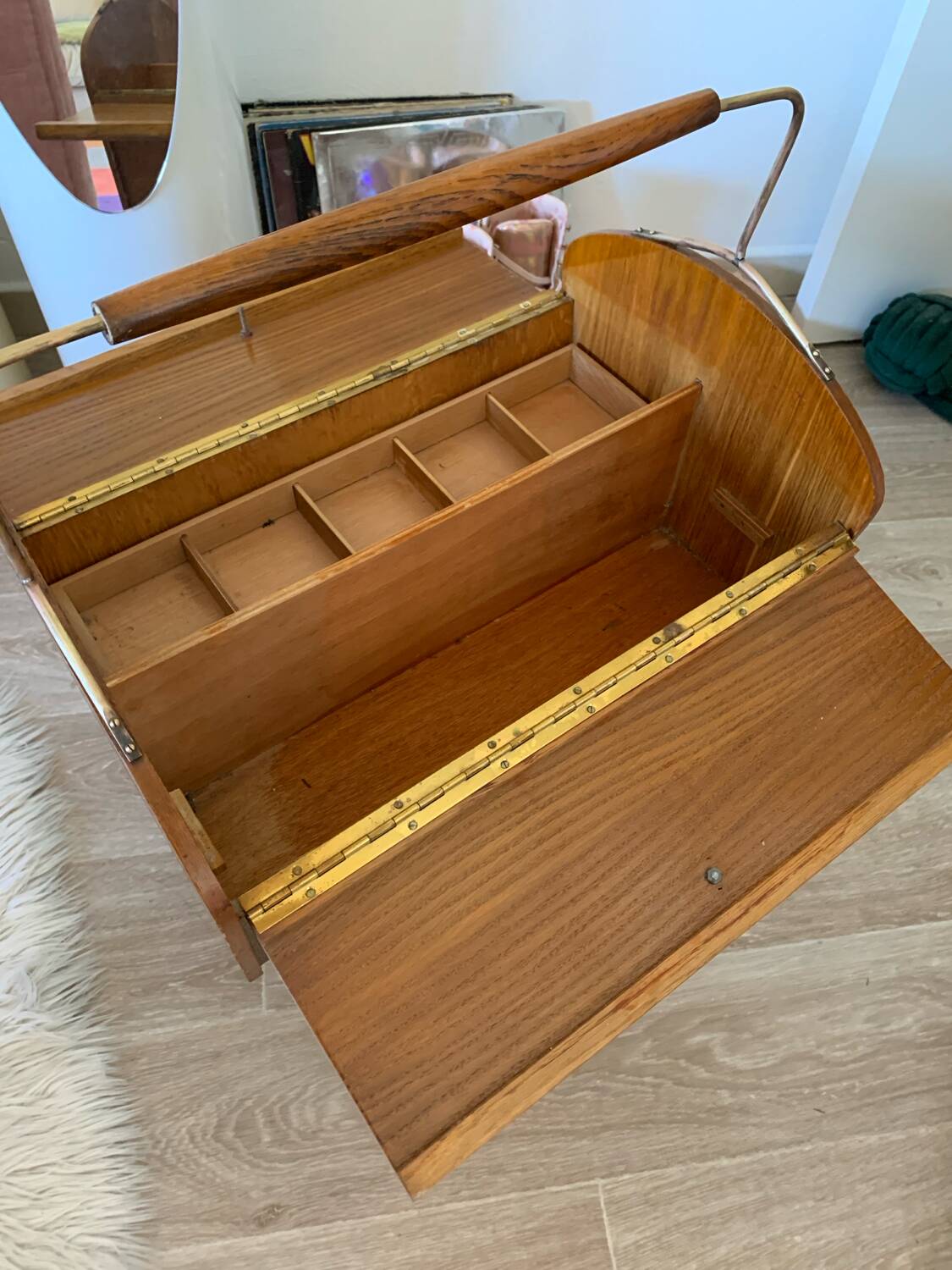 Small worker storage unit