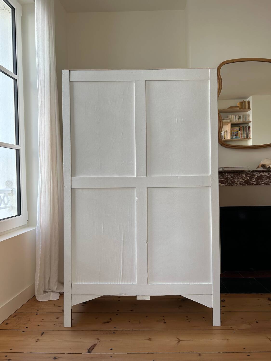 Glass cabinet in raw oak (renovated)