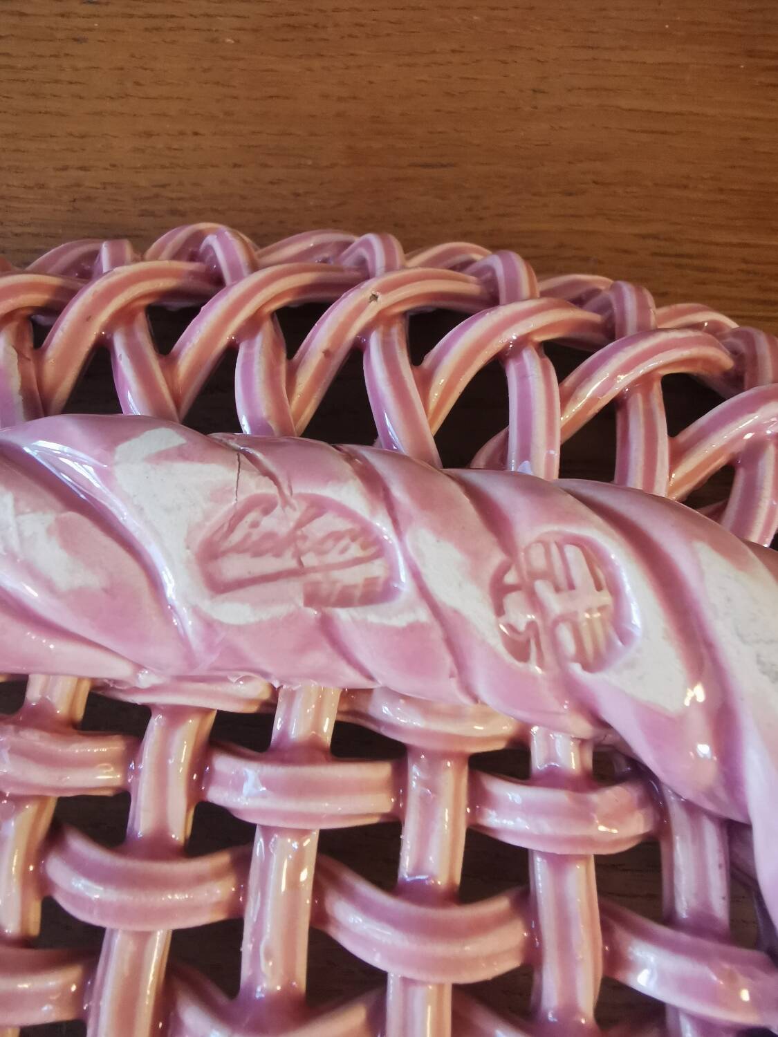 Large basket in pink slip signed Pichon