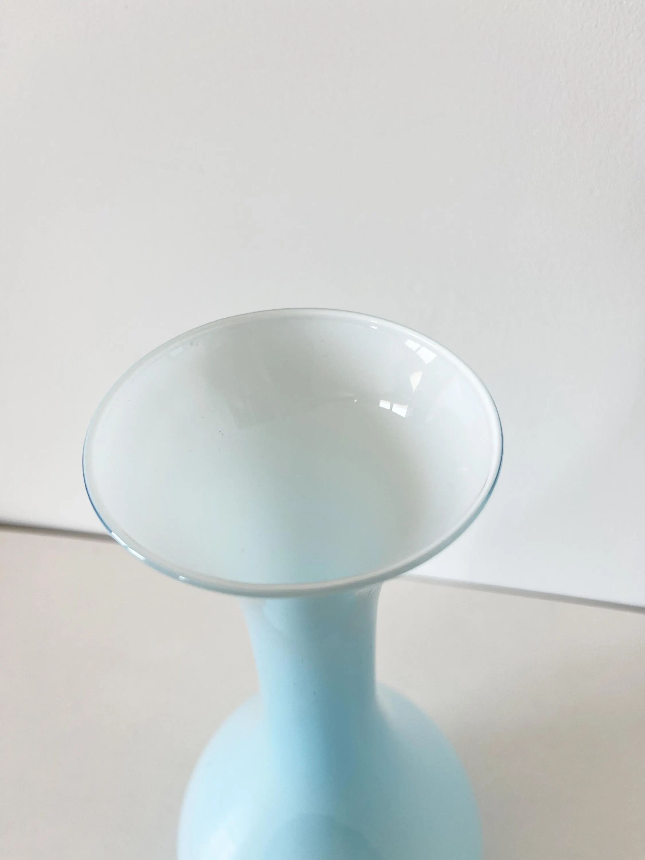 Large Italian vase in turquoise opaline from the 1960s.