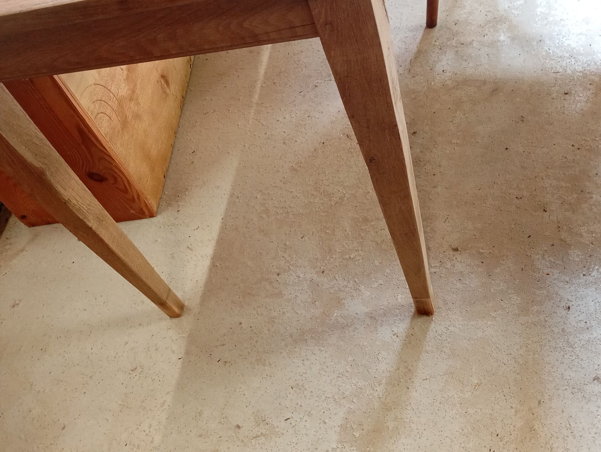 Farm table