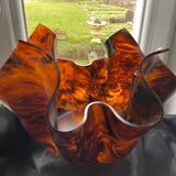 Tortoiseshell effect cut - handkerchief shape