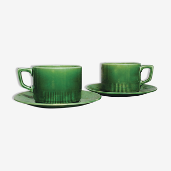 Tasses en duo avec soucoupes