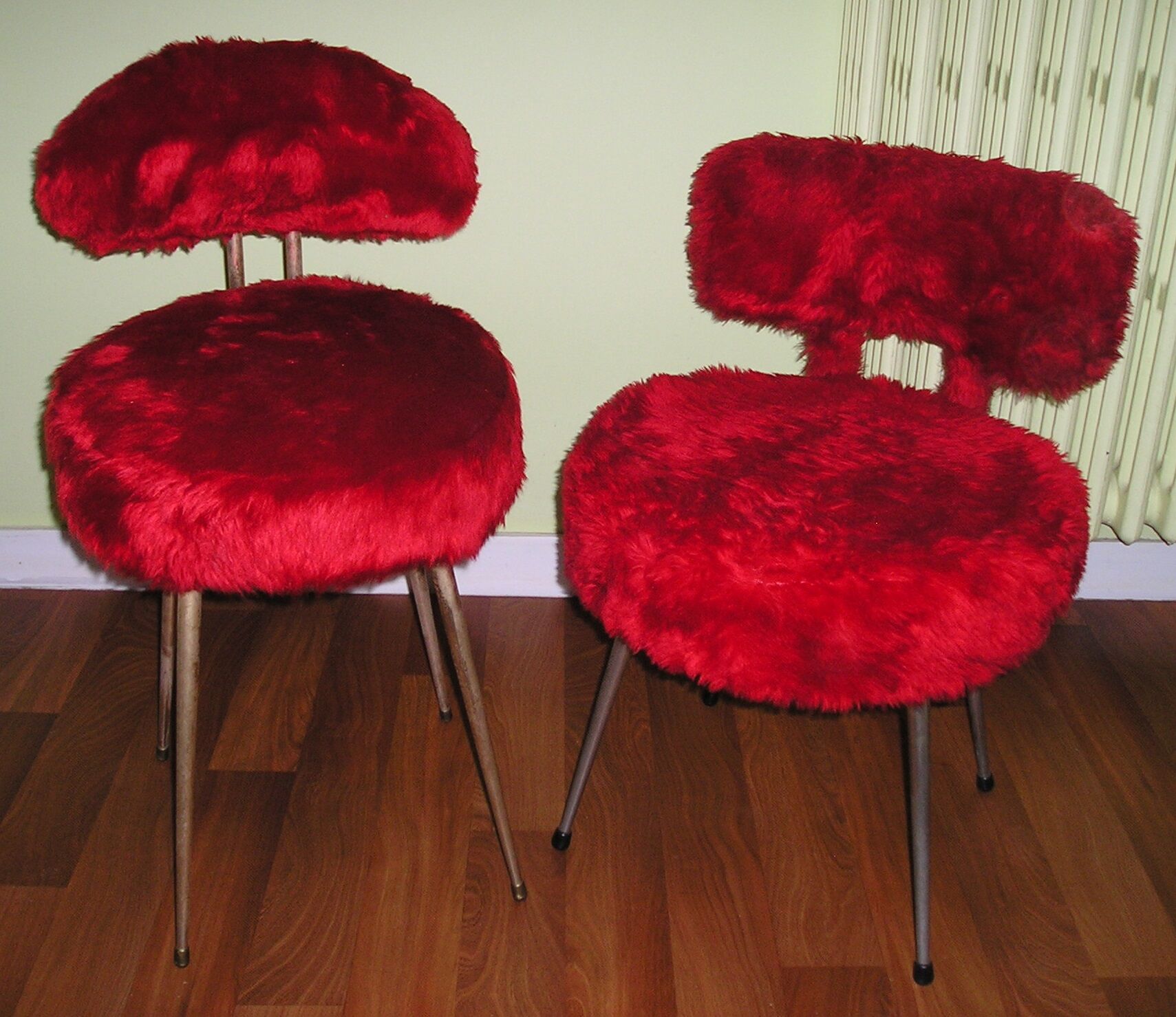 Set of 2 Pelfran chairs and 2 stools, red moumoute 1970