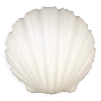 Applique murale minimaliste en verre opalin en forme de coquillage de Limburg, Allemagne, années 1970