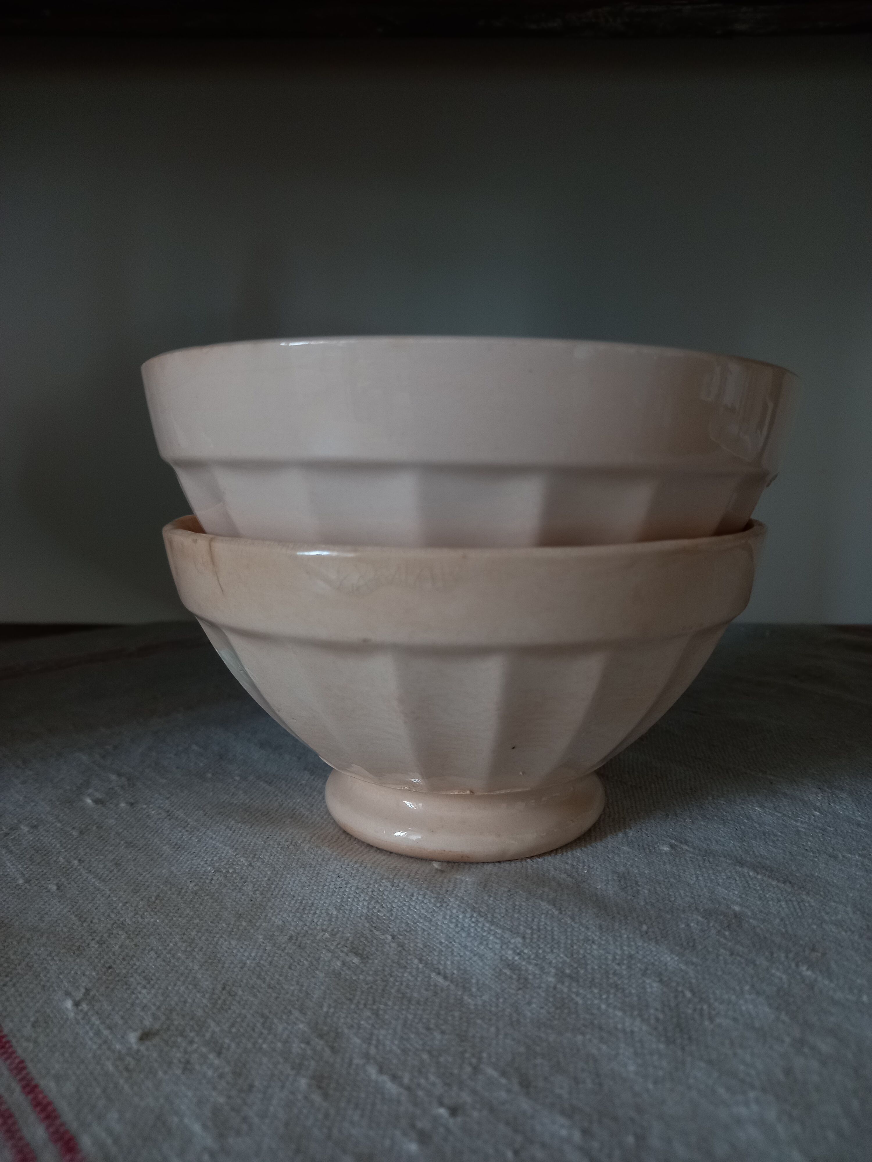 2 bowls Digoin Sarreguemines pink beige