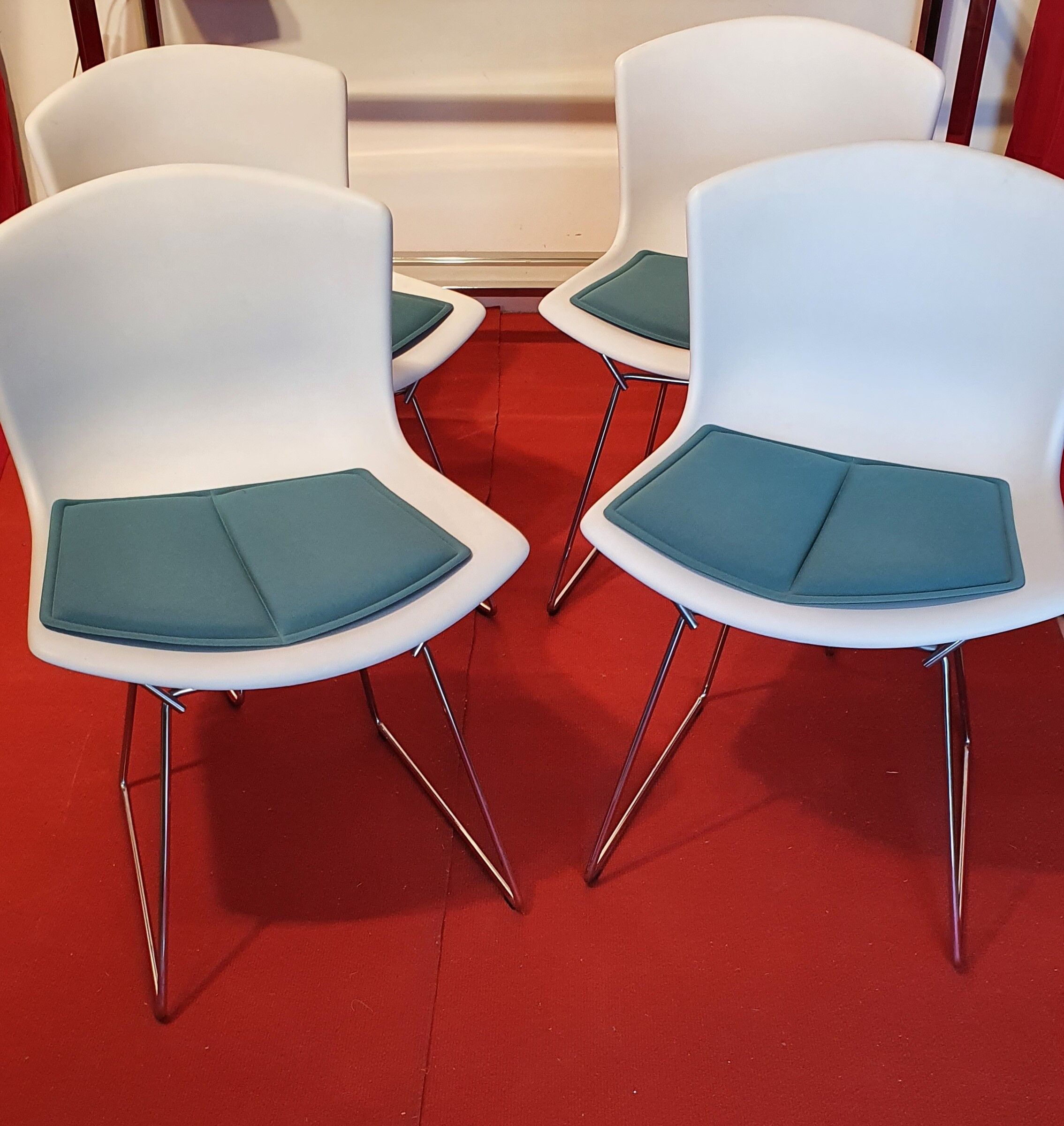 4 chairs by Bertoia Harry, Knoll edition