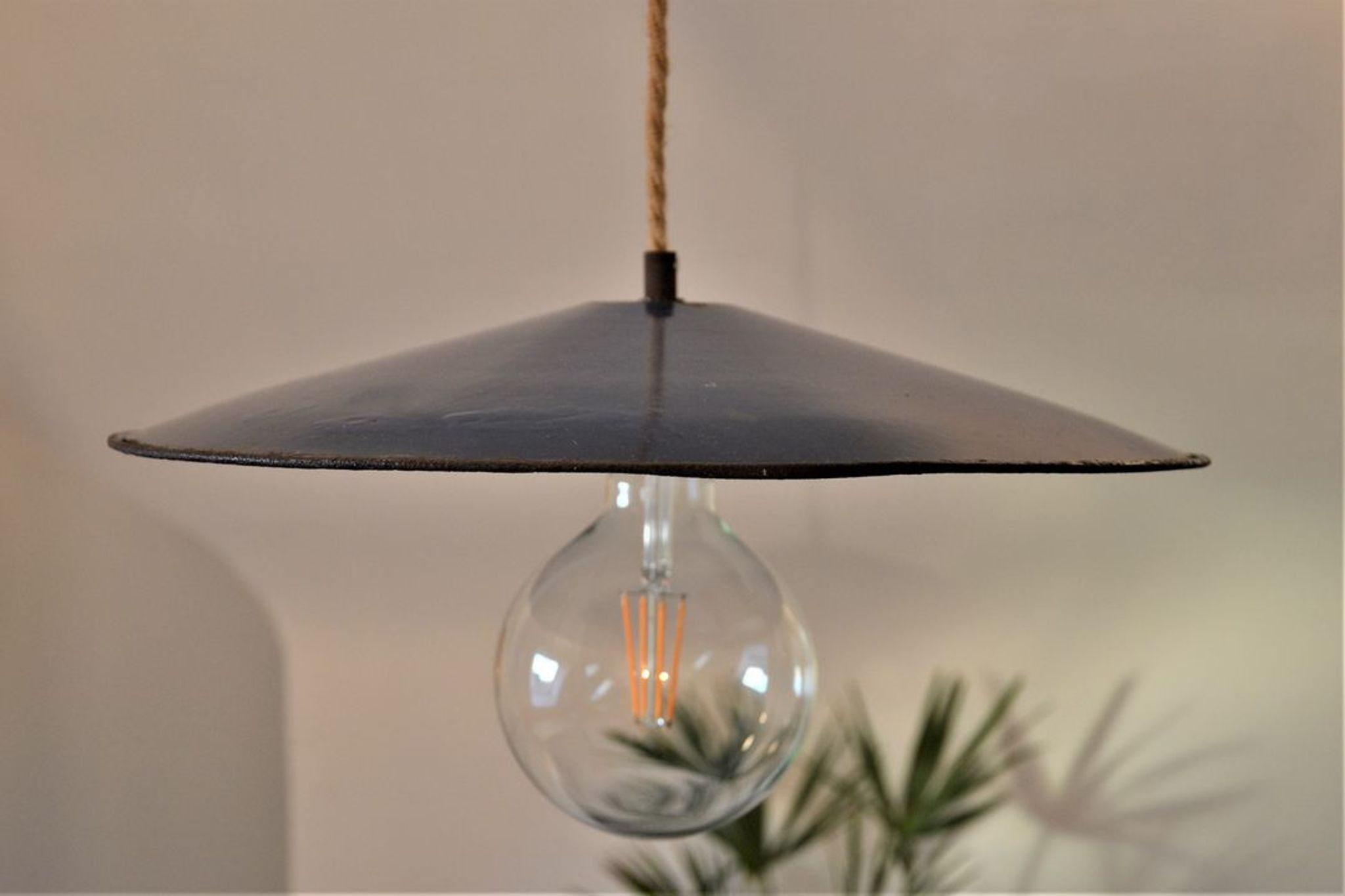 Vintage pendant lamp in blue enamel – rust and jute finishes