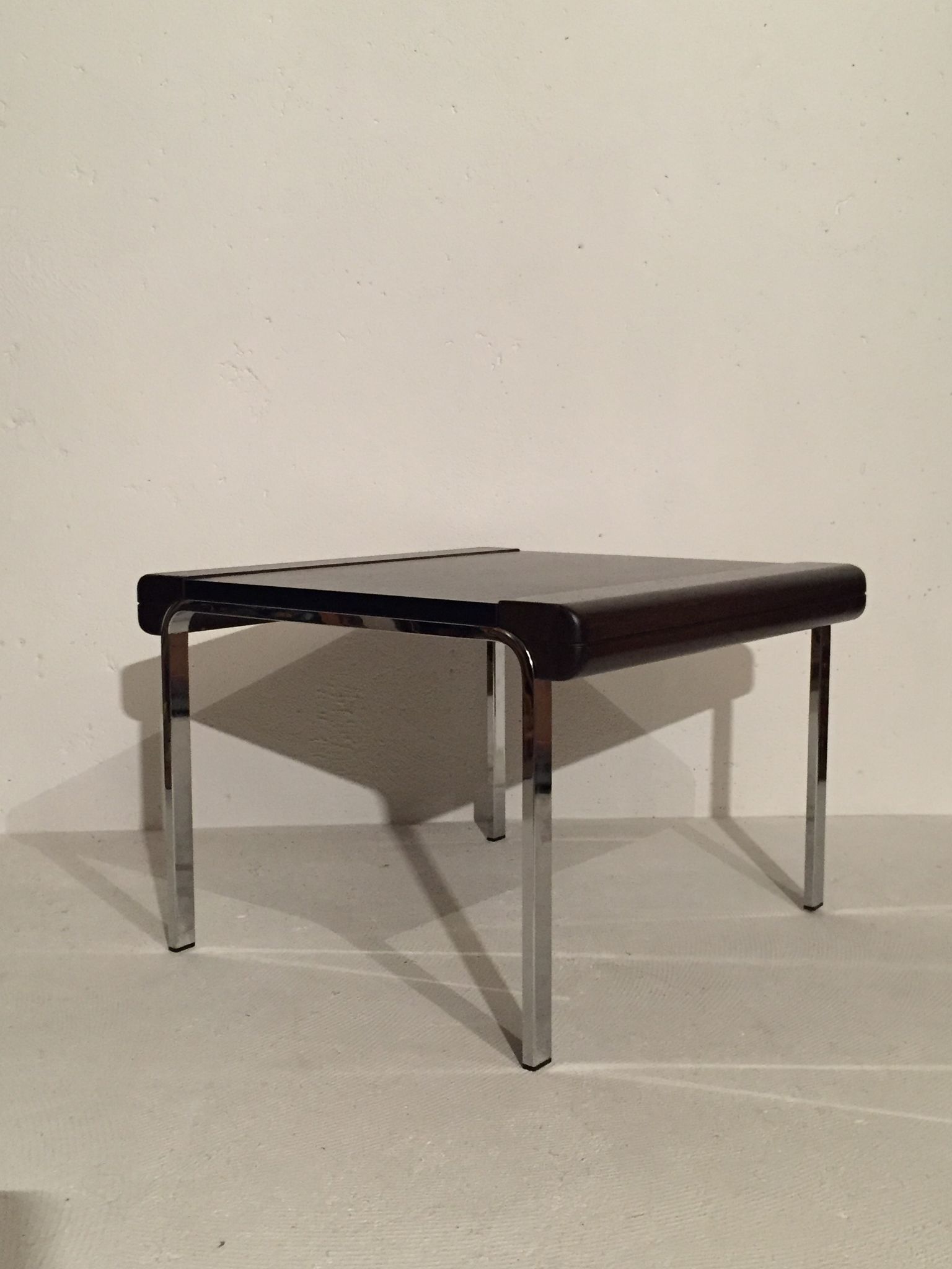Table basse Girsberger carré, Design Suisse, année 1981
