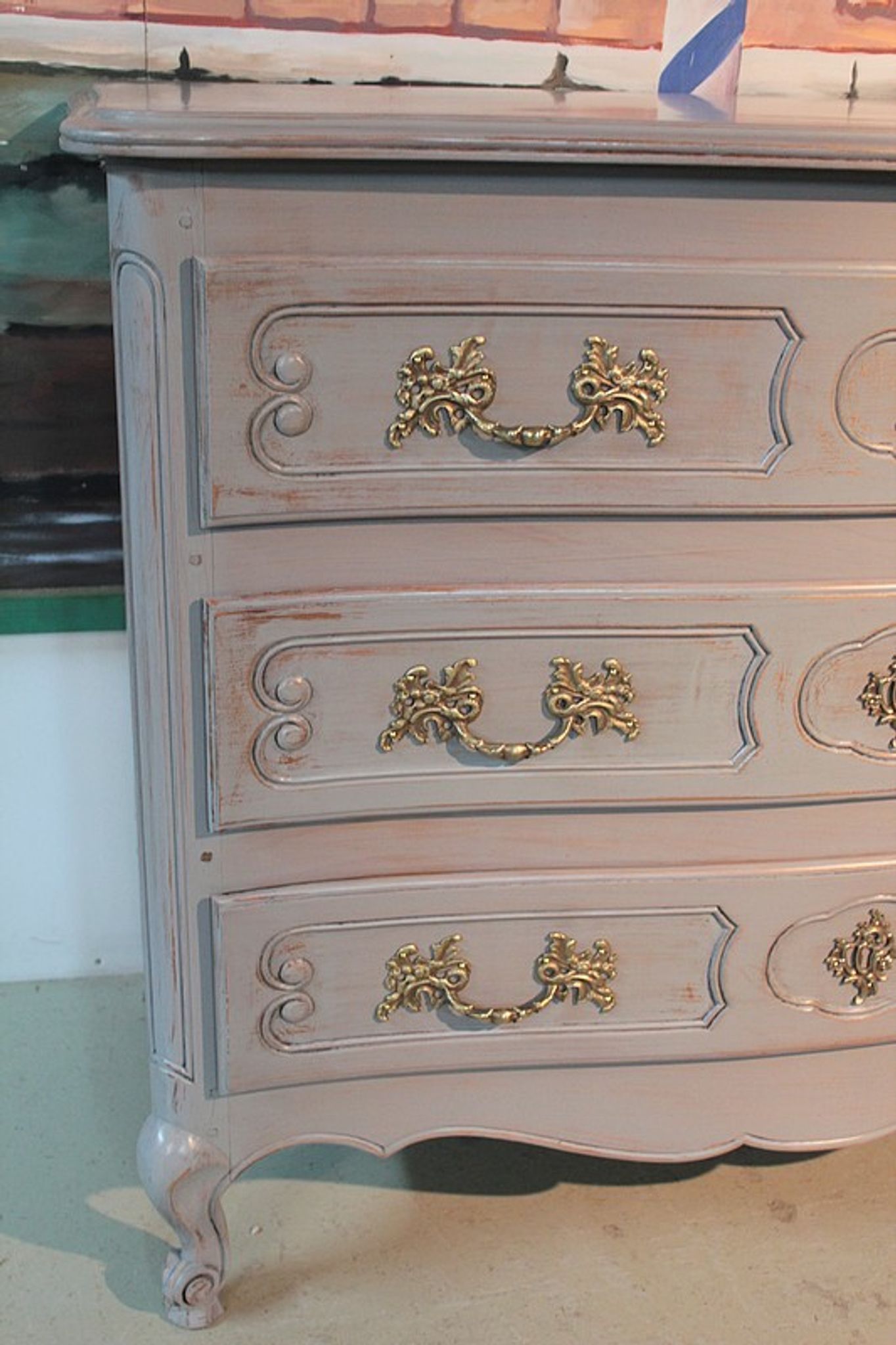 Commode de style Louis XV patinée XXème