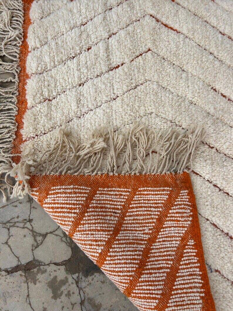 Handmade white wool Berber rug, size 100 x 200 cm