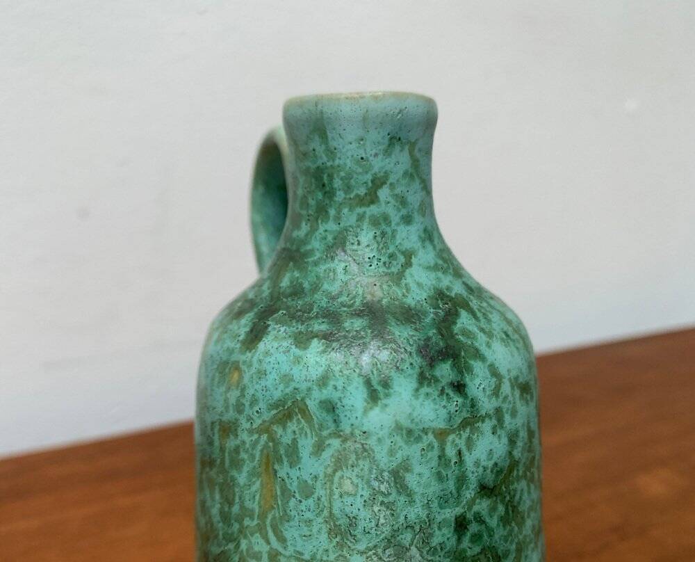 Minimalist ceramic vase carafe from the East German studio GDR by Kerstin and Ralf Unterstab for Kunsttöpferei Unterstab KTU, 1960s.