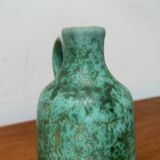 Minimalist ceramic vase carafe from the East German studio GDR by Kerstin and Ralf Unterstab for Kunsttöpferei Unterstab KTU, 1960s.