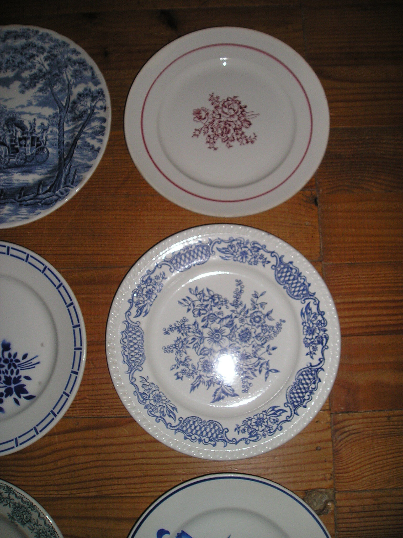 Set of 12 different flat plates