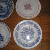 Set of 12 different flat plates