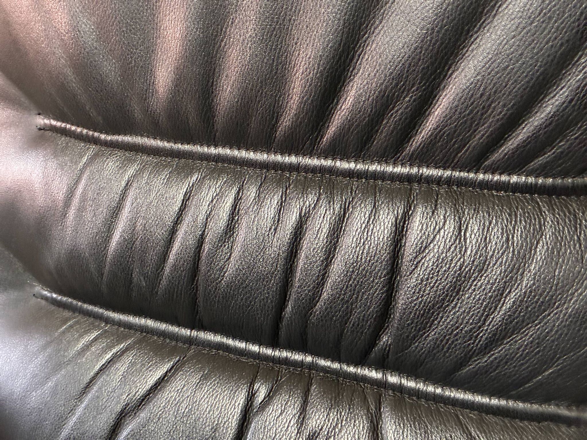 Fauteuil pivotant en cuir Danish Design Berg C90