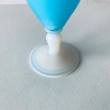 Vase ancien en opaline bleue