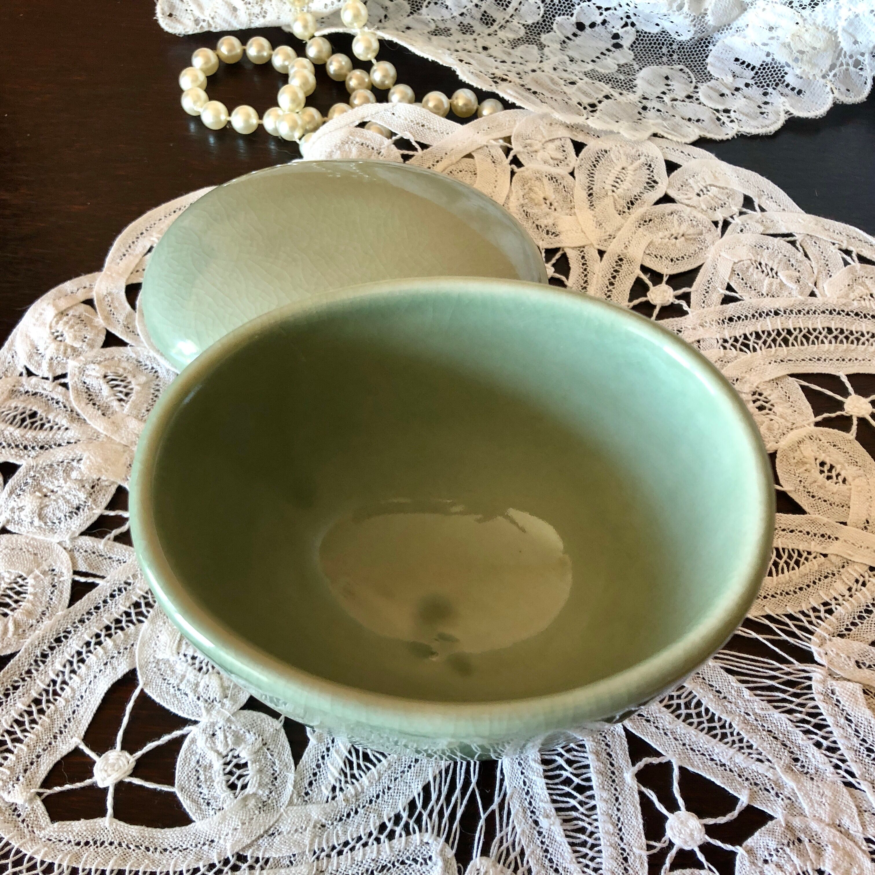 Water-green cracked ceramic box