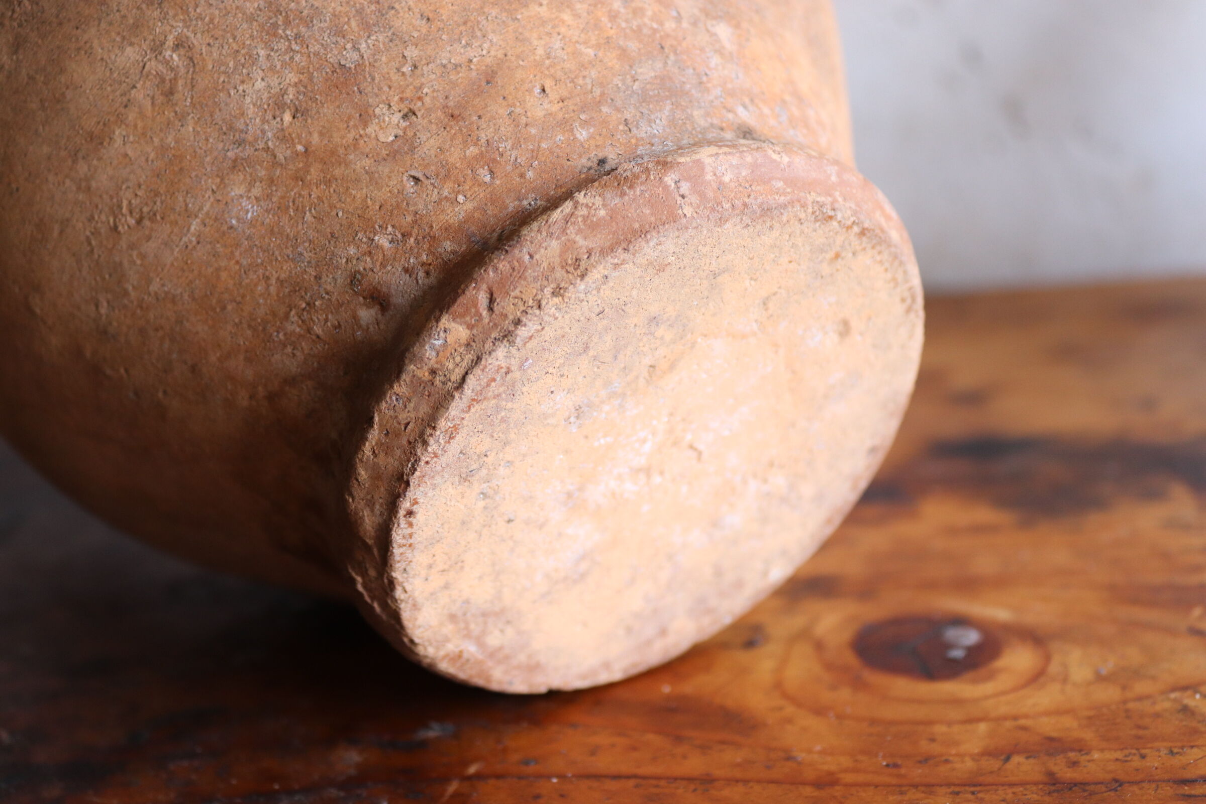 Varnished candied pot yellow