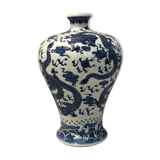 White blue chinese vase
