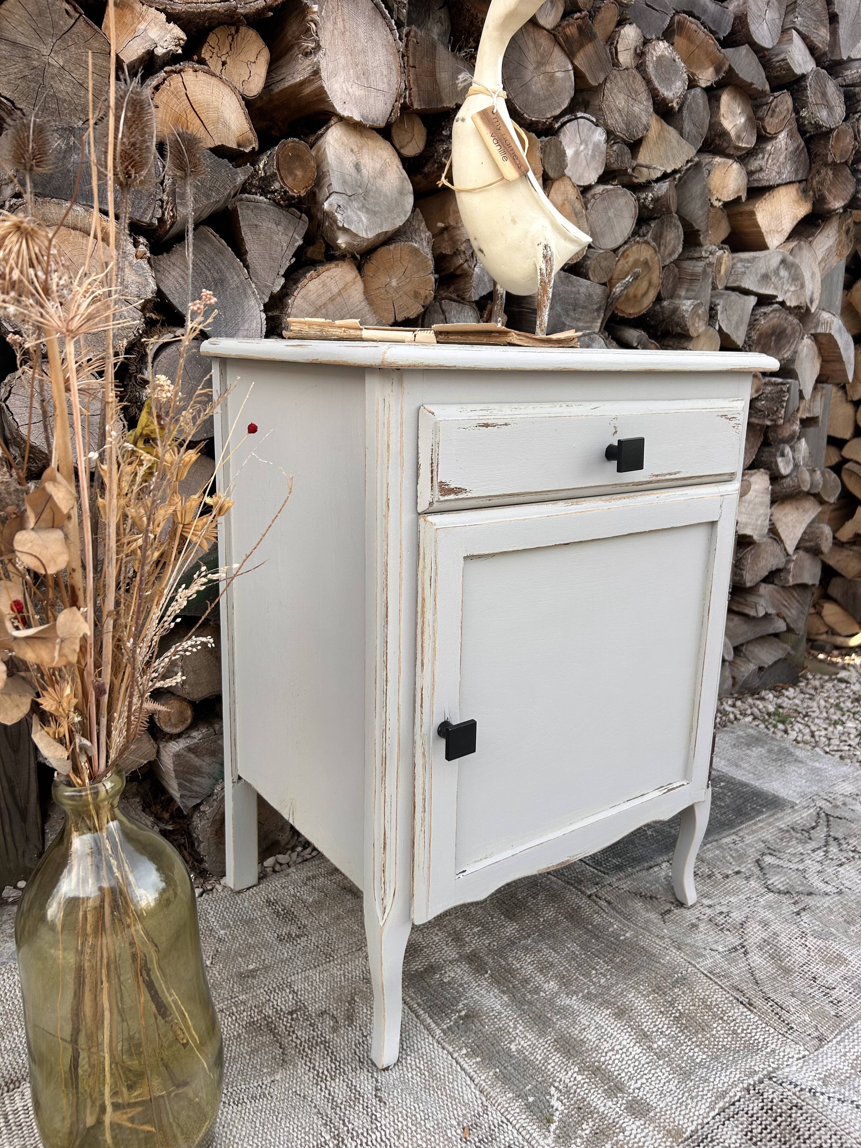 Meuble de rangement ancien rénové