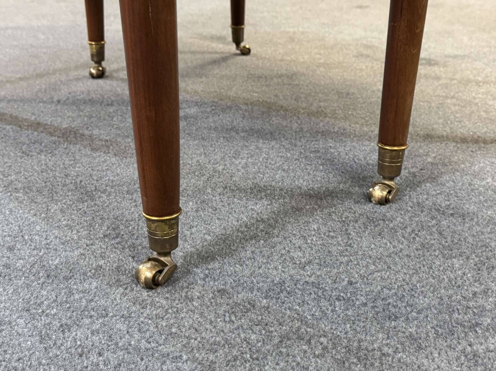 19th-century Louis XVI dining table in Cuban mahogany.