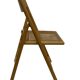 Chaise pliante vintage en bois avec assise en rotin design minimaliste des années 80