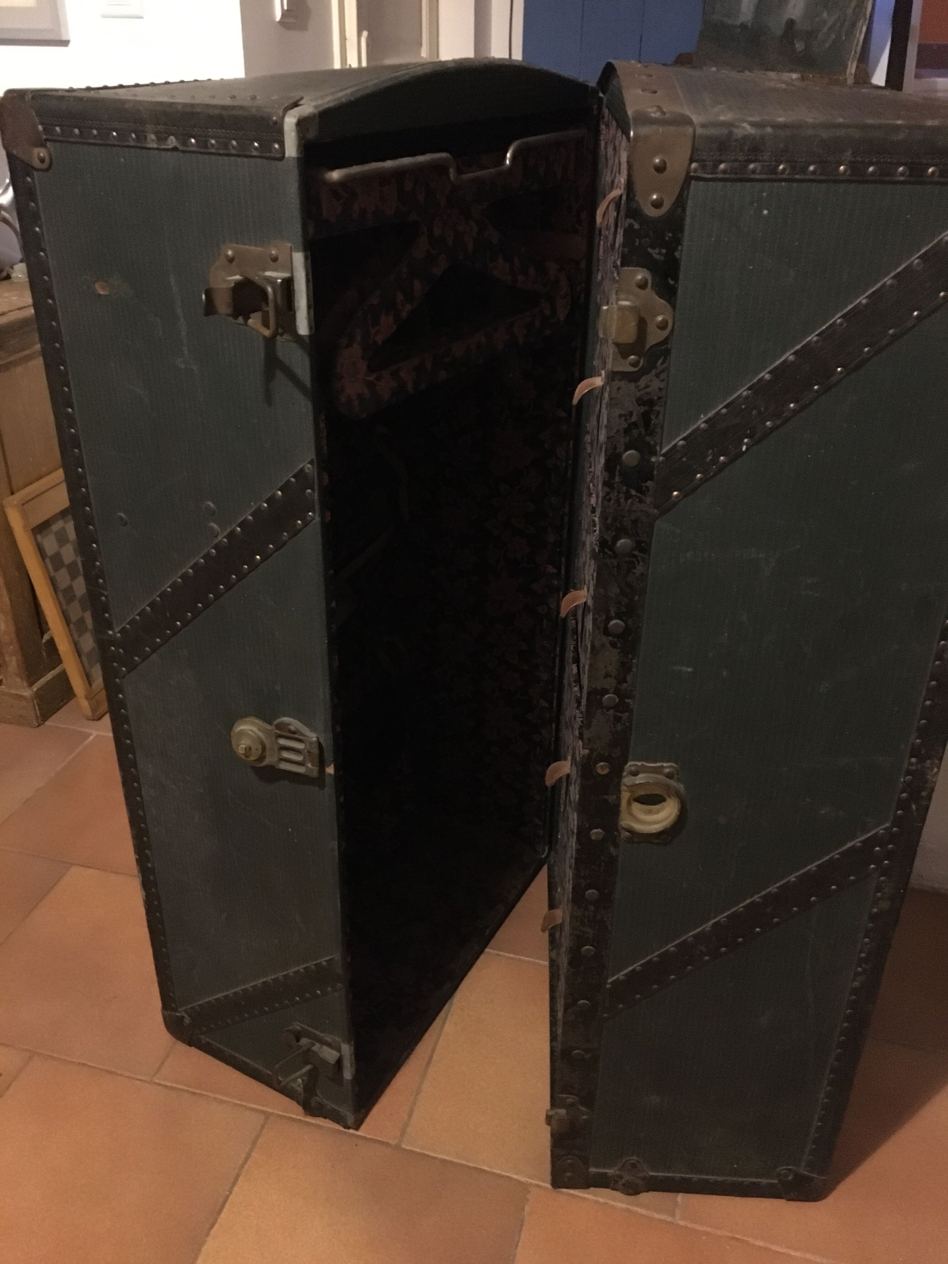Malle coffre de voyage
