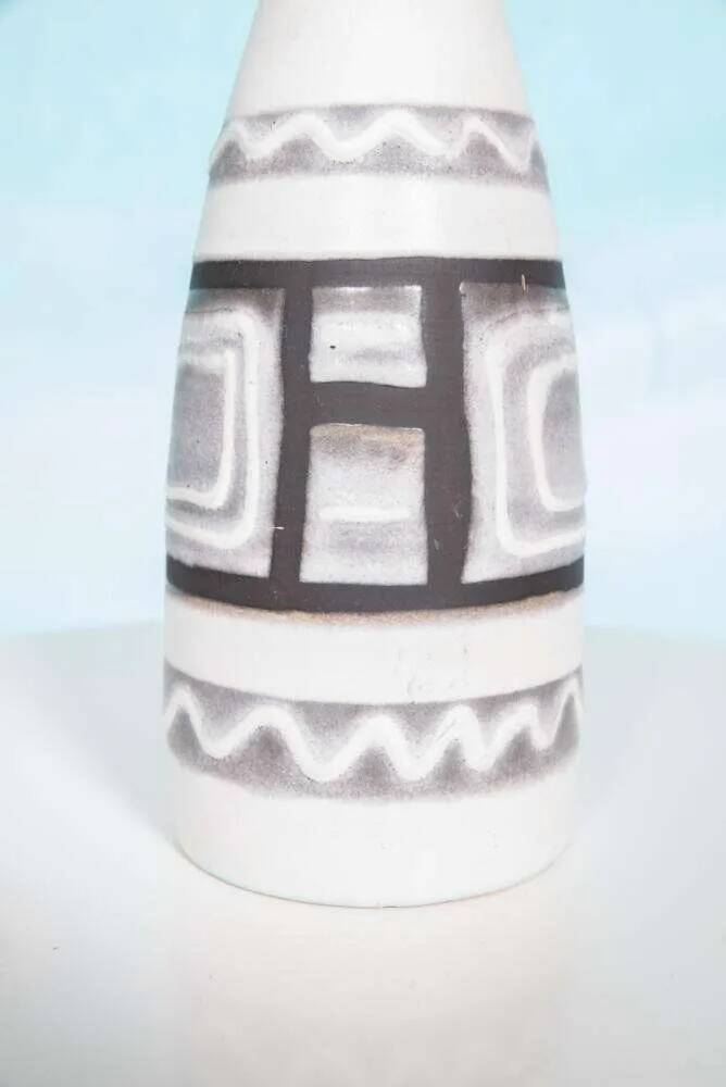 Vintage vase W-Germany flowers from the 1960s, natural boho tones.