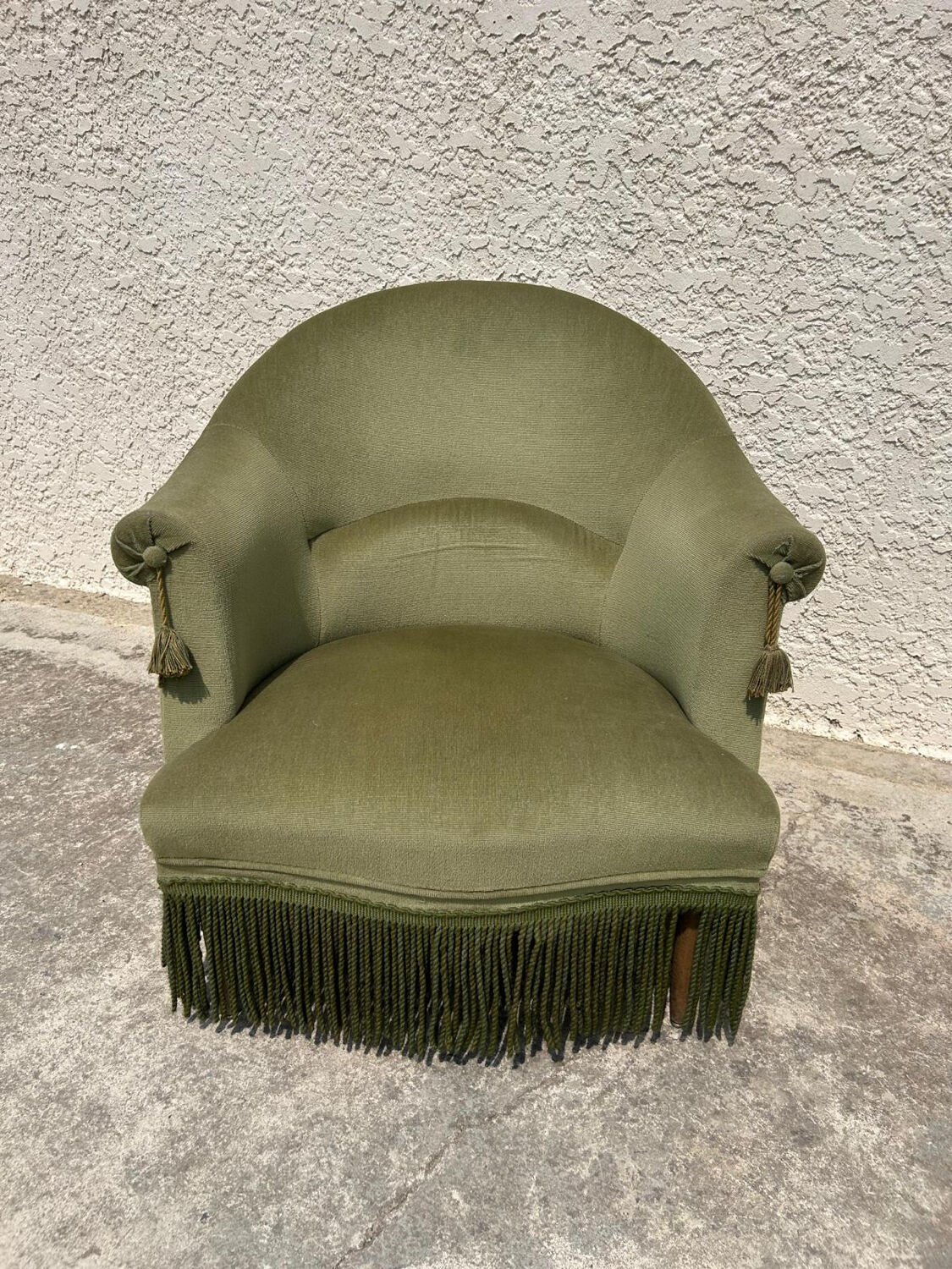 Paire de fauteuils crapaud vert vintage