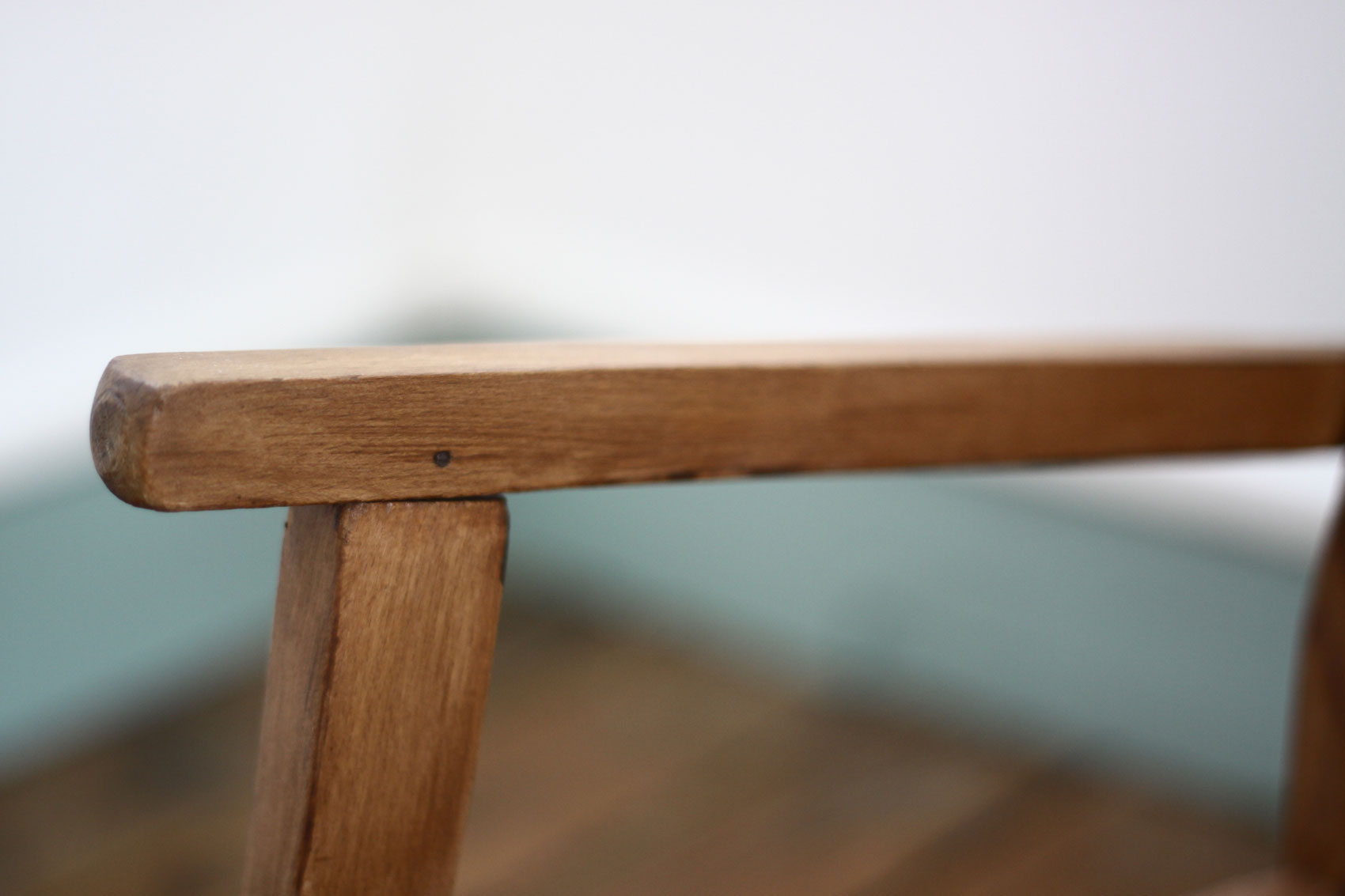 Fauteuil en bois pour enfant
