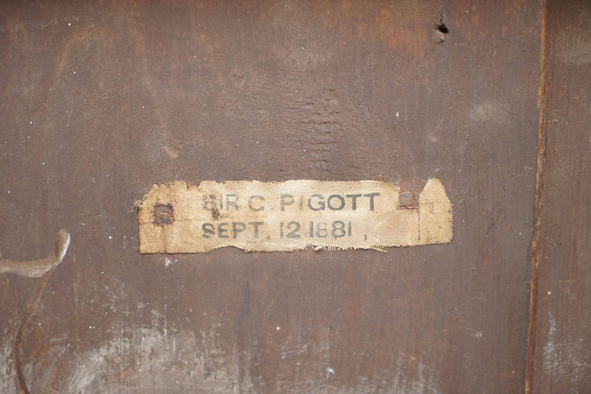 Commode militaire Howard & Son 1881 par Sir C Pigott