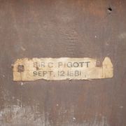 Commode militaire Howard & Son 1881 par Sir C Pigott