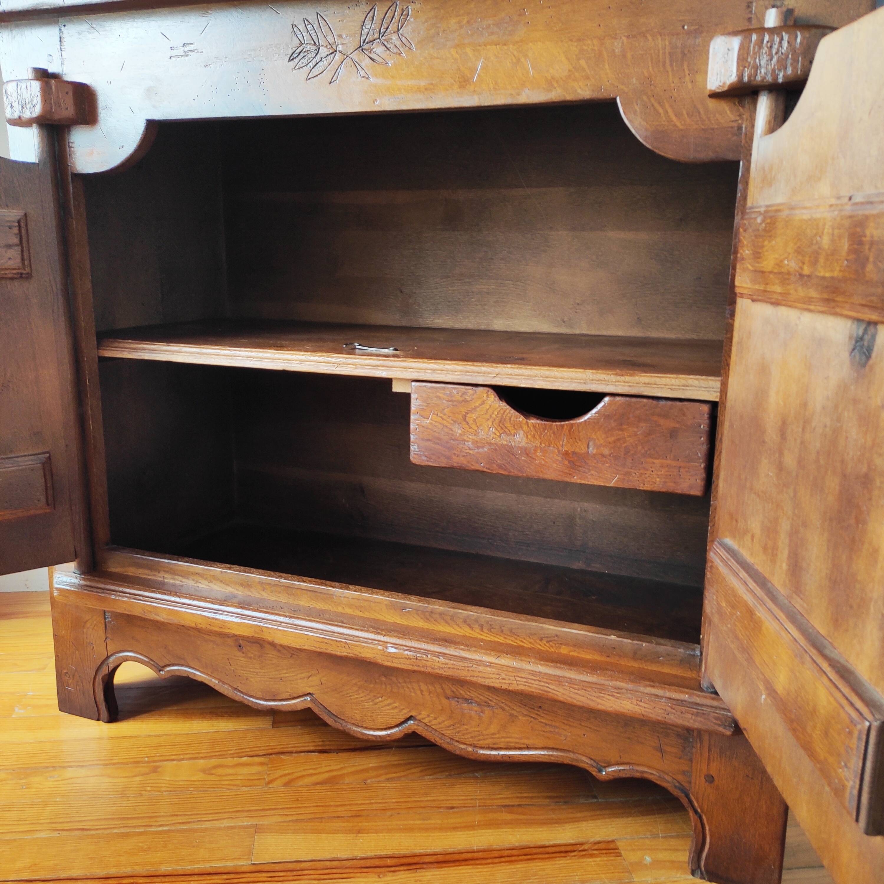 Brutalist buffet French work in solid oak – 1970s