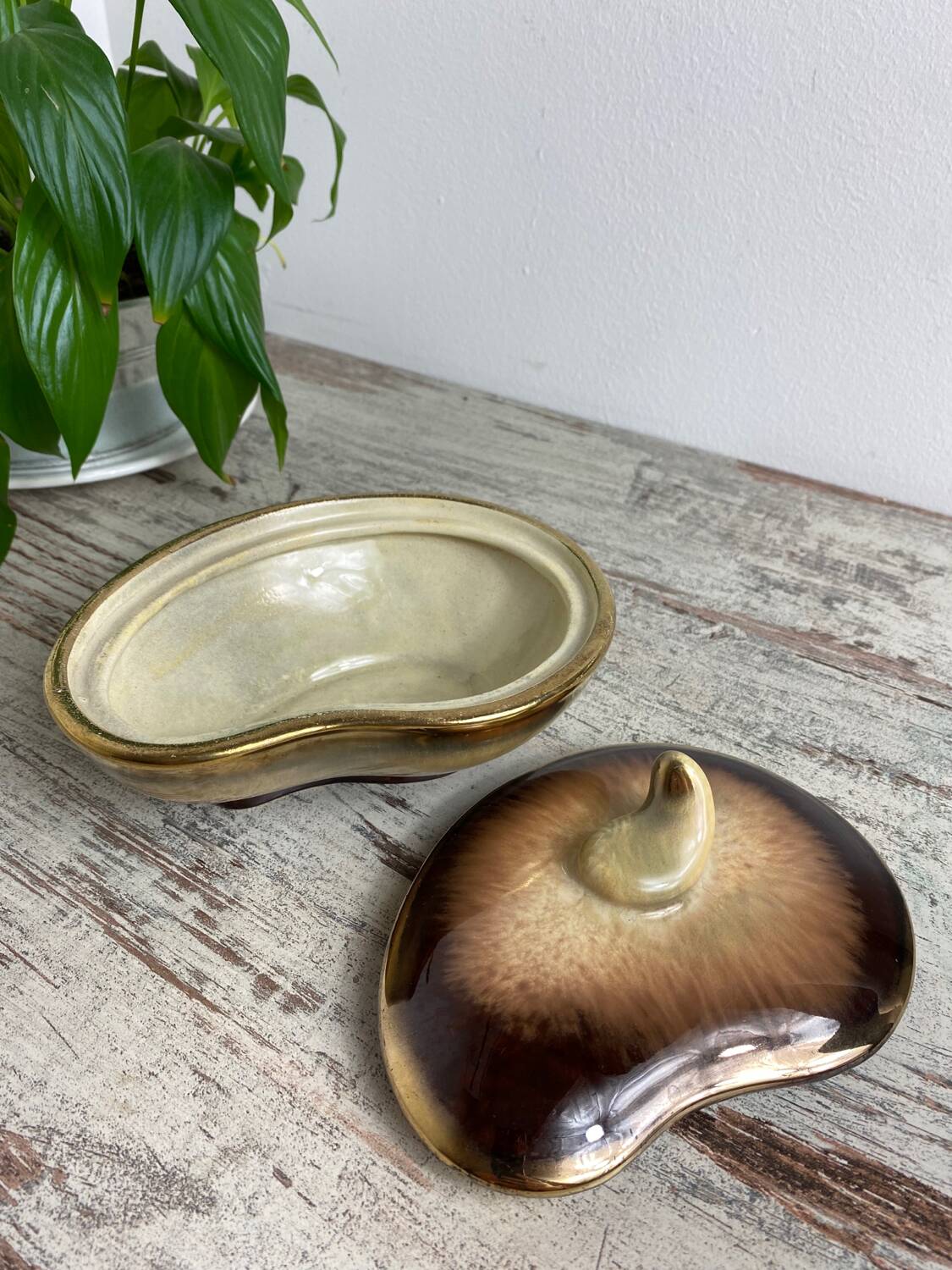 Foreign ceramic candy dish