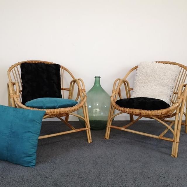 Deux fauteuils en rotin