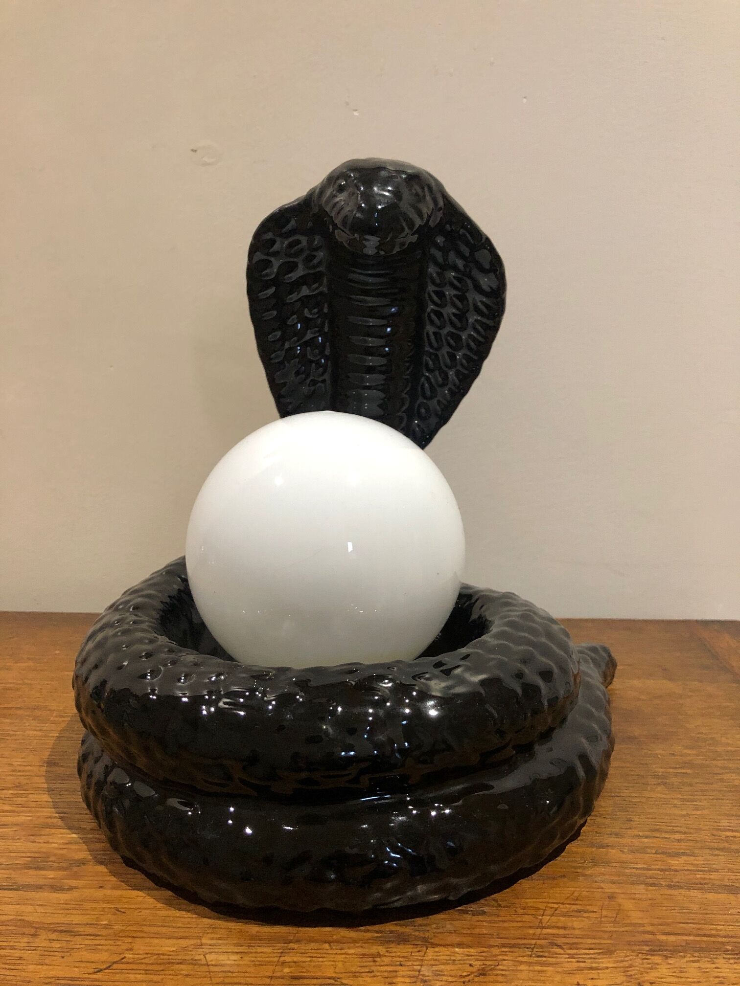 Cobra ceramic lamp