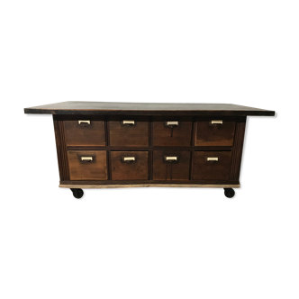 Professional furniture revisited in coffee table
