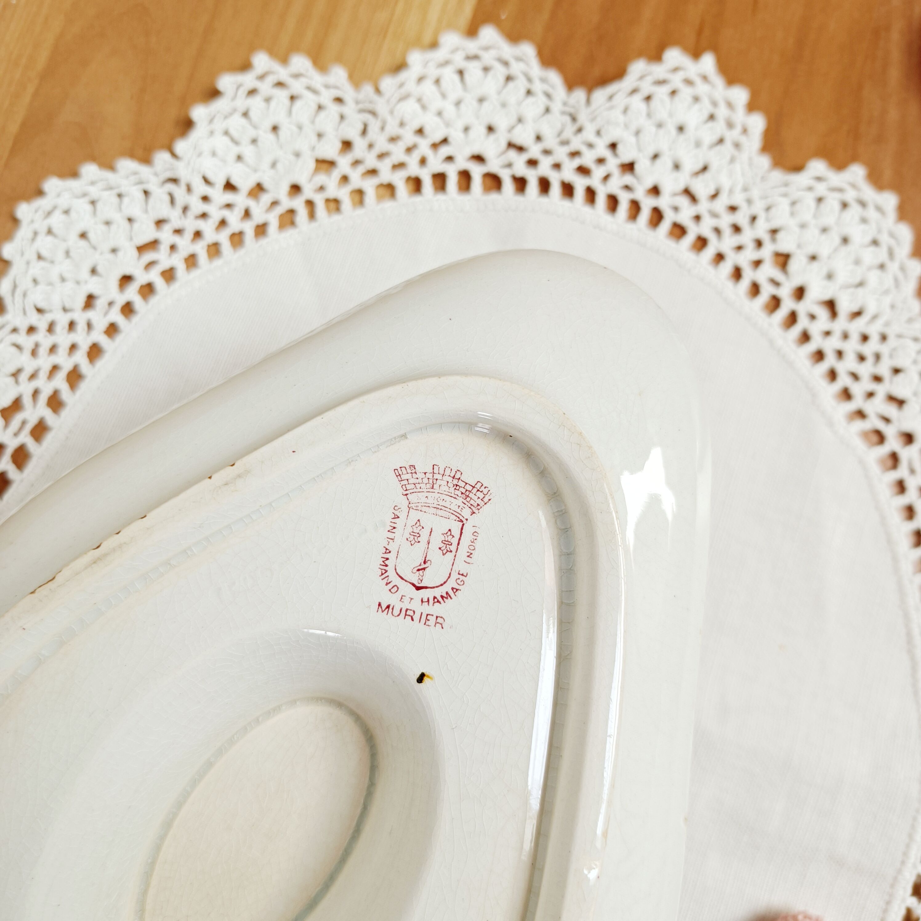 Iron earth sauce boat Moulin des Loups and Hamage, red mulberry