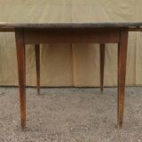 Round farm table with extensions