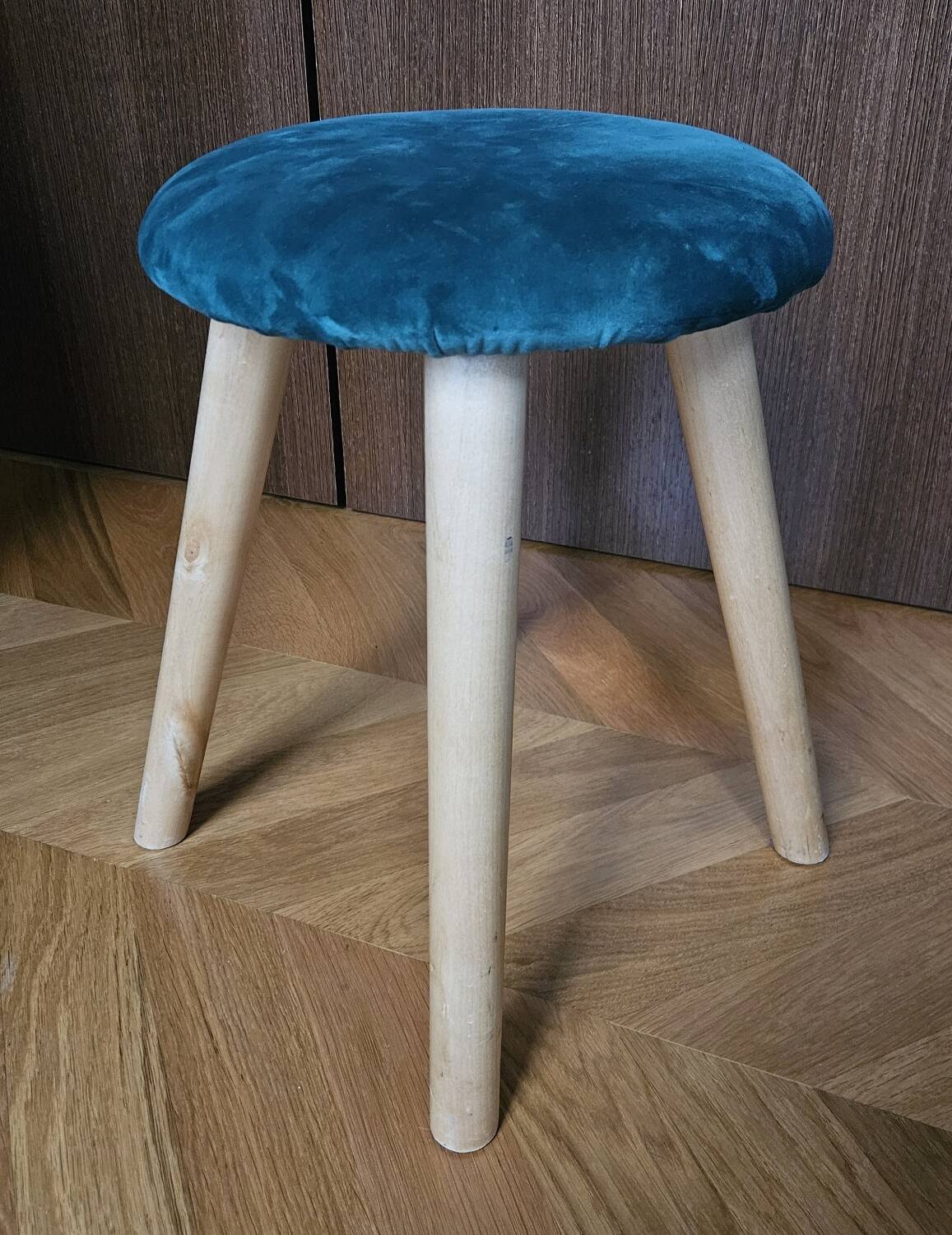 Velvet seat stool