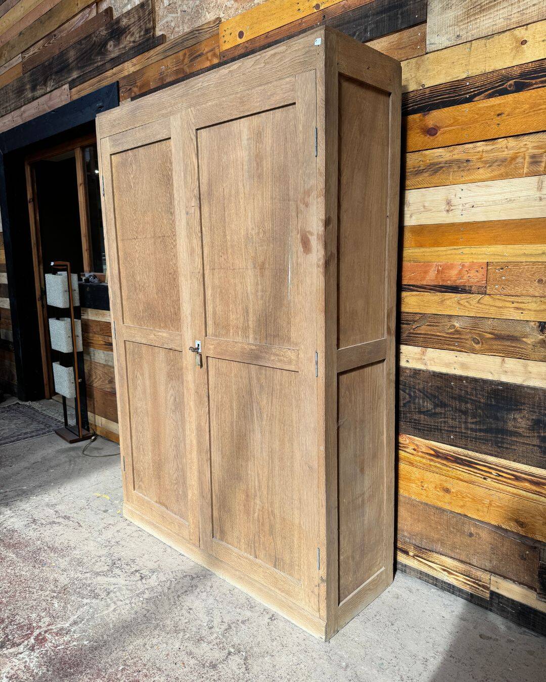 Armoire parisienne en chêne