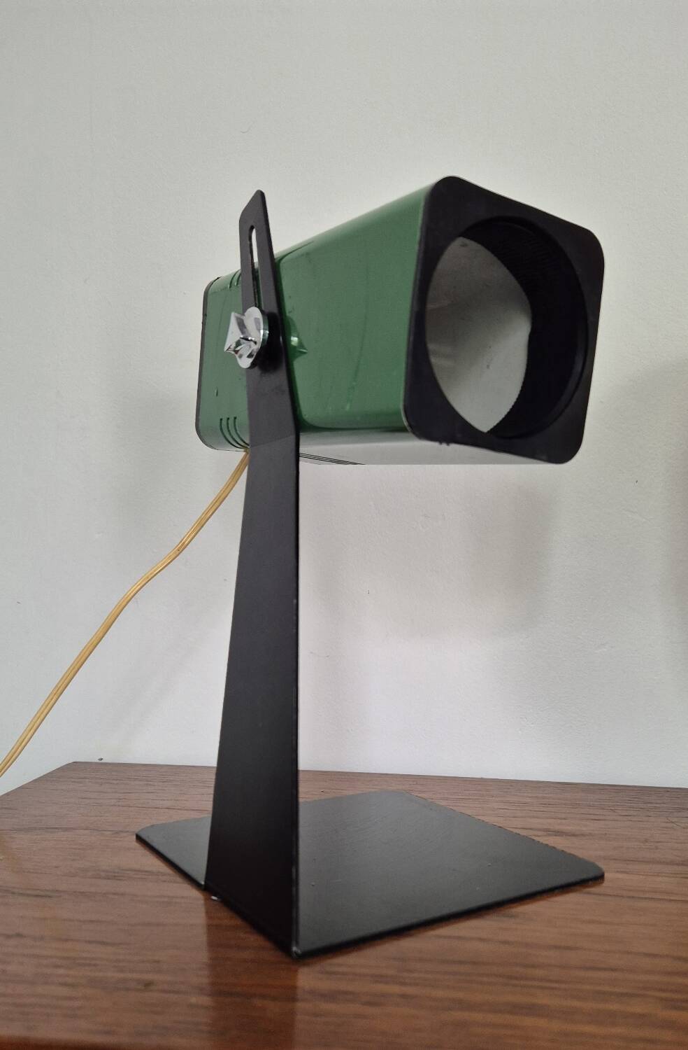 Phase spotlight model lamp