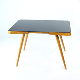 Table basse du milieu du siècle en chêne et verre noir, Tchécoslovaquie des années 1960