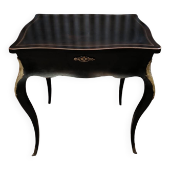 Petite table d'appoint travailleuse