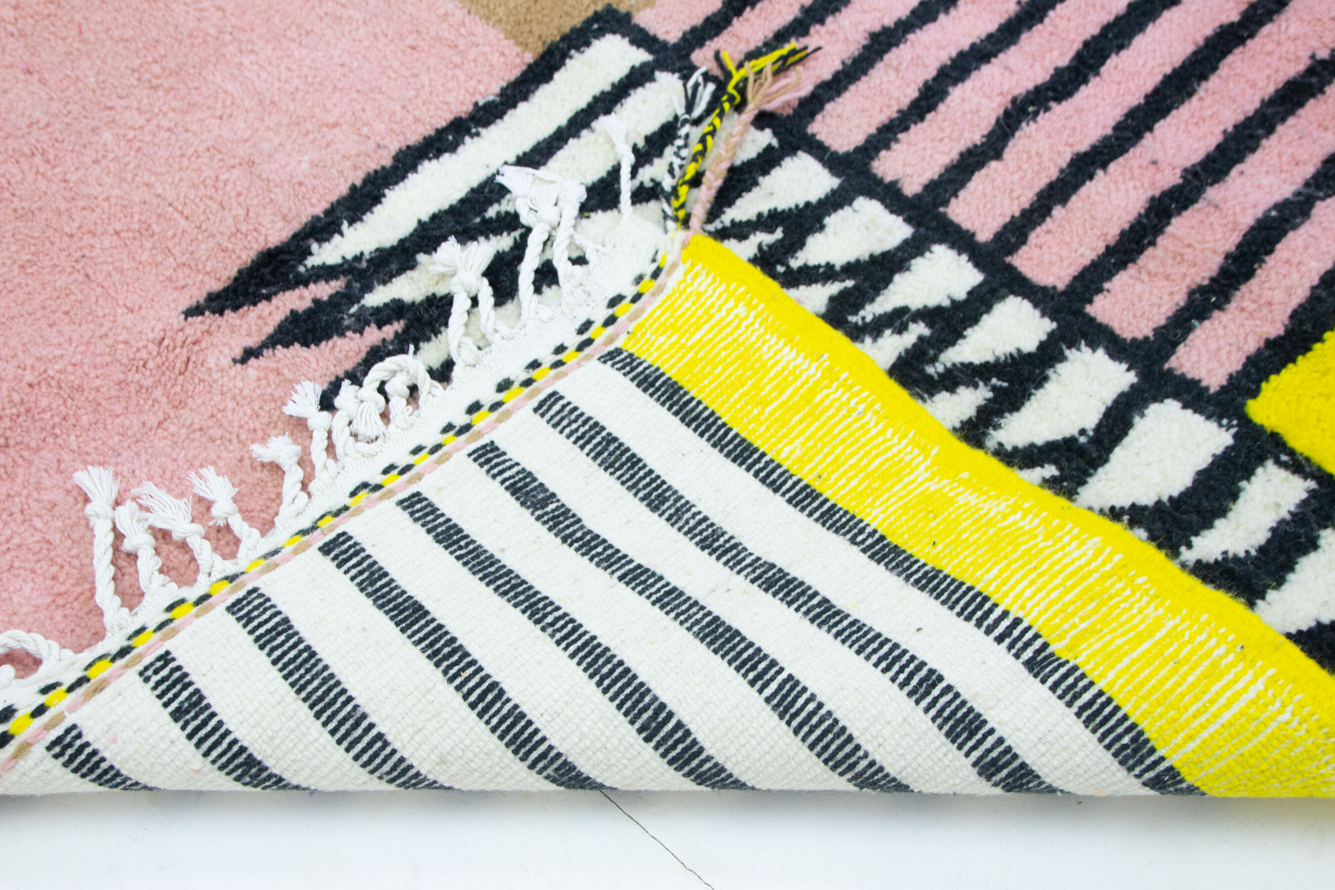 Modern carpet 220x150cm