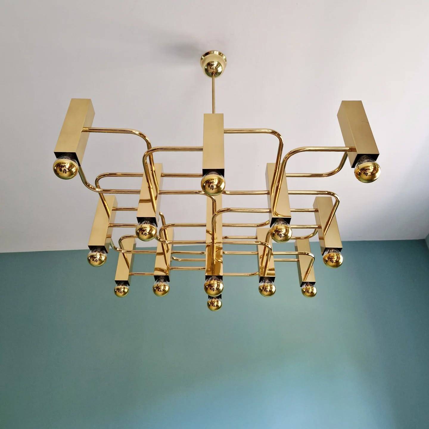 Geometric brass chandelier, design G. Sciolari, Boulanger, 1970