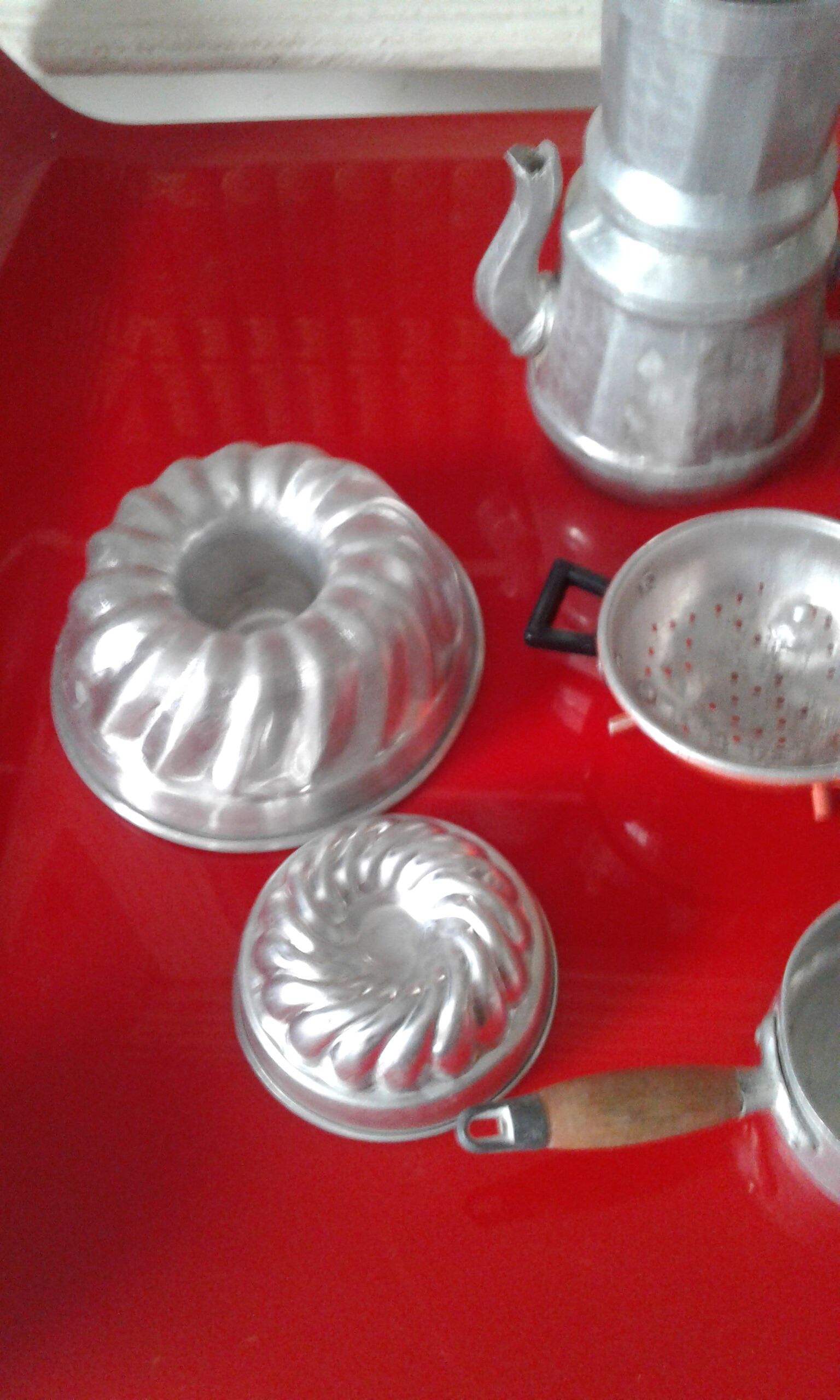 Set of 8 aluminum utensils for dinettes