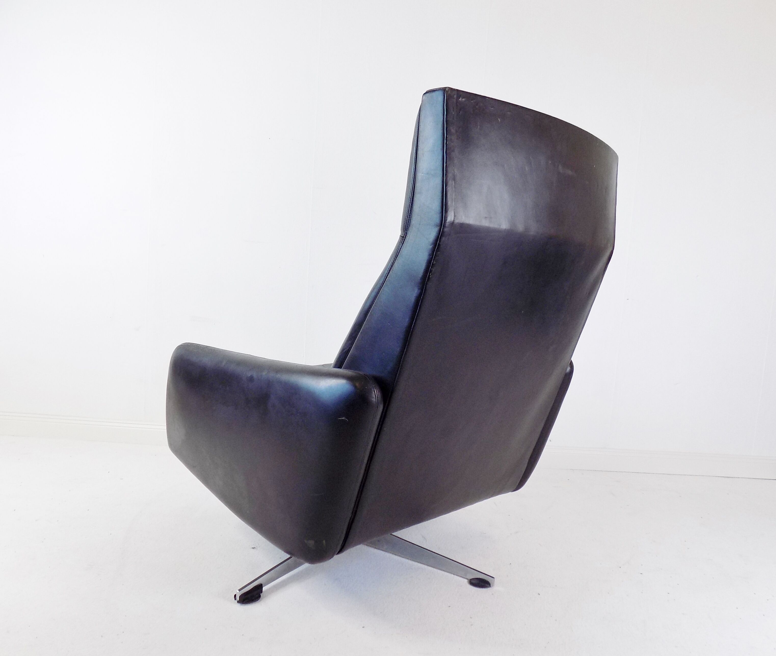 Leather armchair 60s black